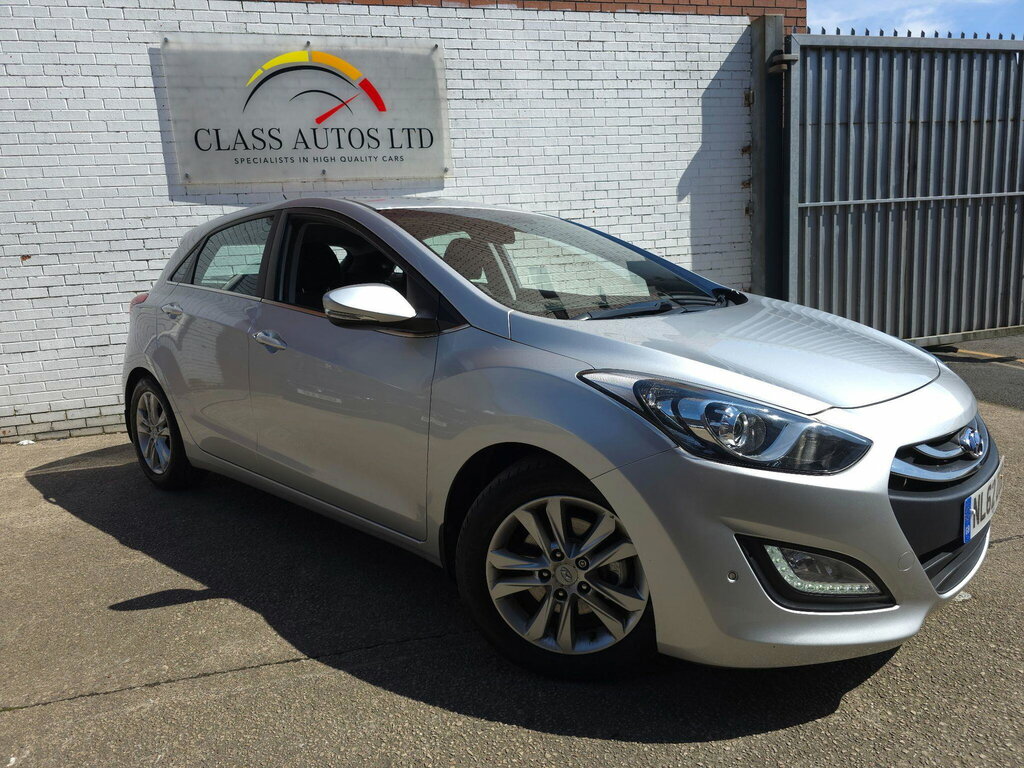 Hyundai I30 1.6 Crdi Blue Drive Style Euro 5 Ss Silver
