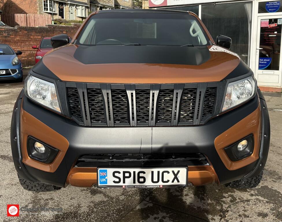 Nissan Navara 2.3 Dci Acenta King Pickup Extended Cab Orange #5