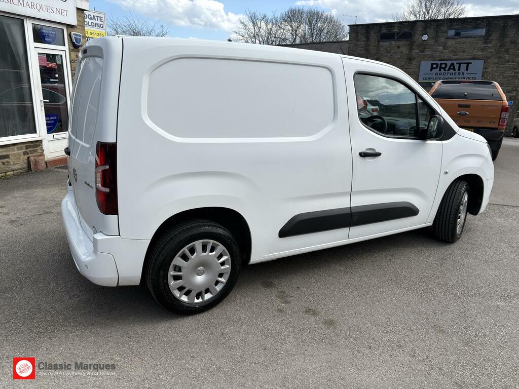 Vauxhall Combo 1.5 Turbo D 2000 Sportive Panel Van Man PK70OPT White #3