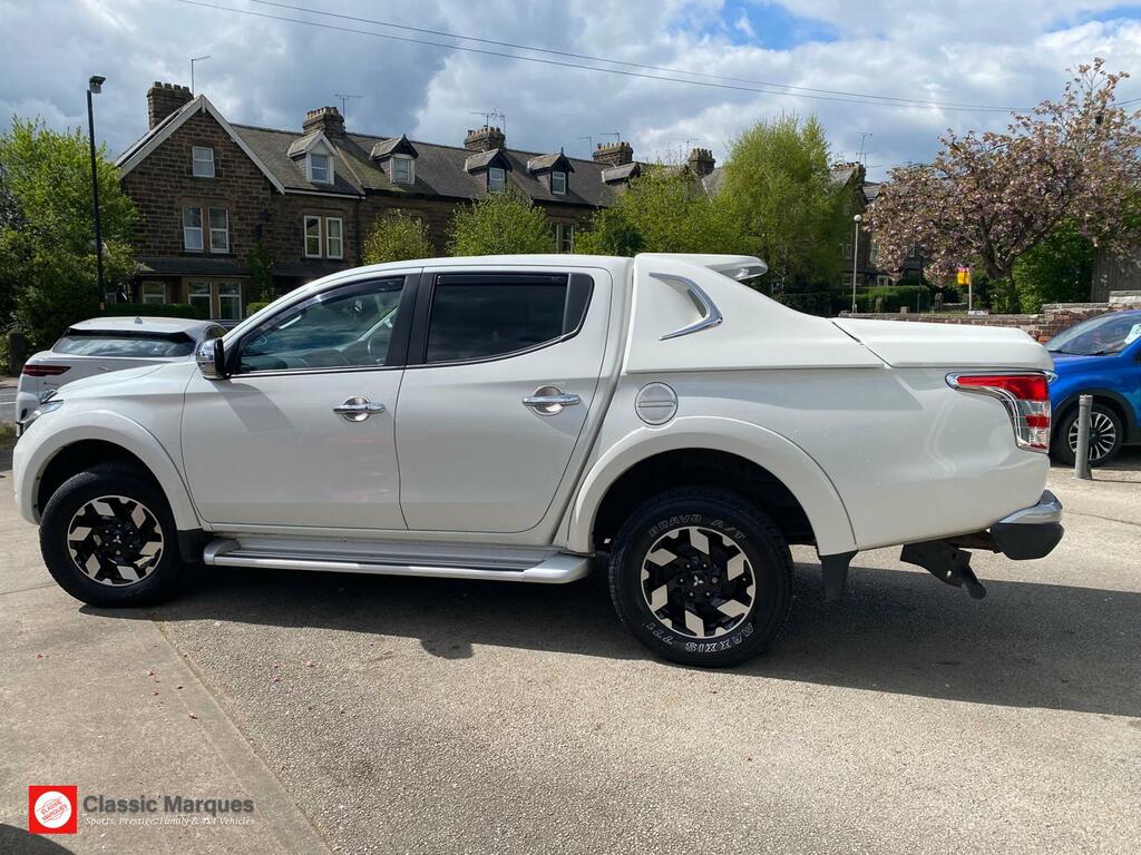 Mitsubishi L200 2.4 Di-d Dc Barbarian Pickup Double Cab White #5