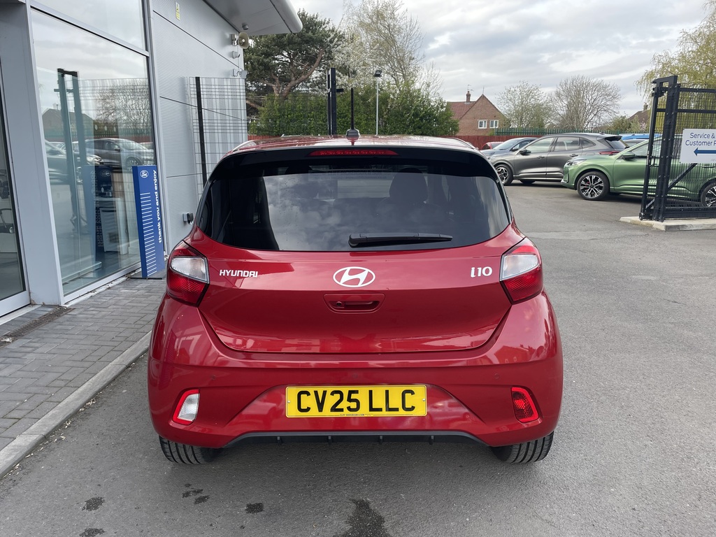 Hyundai I10 1.0 63 Premium Nav CV25LLC Red #5