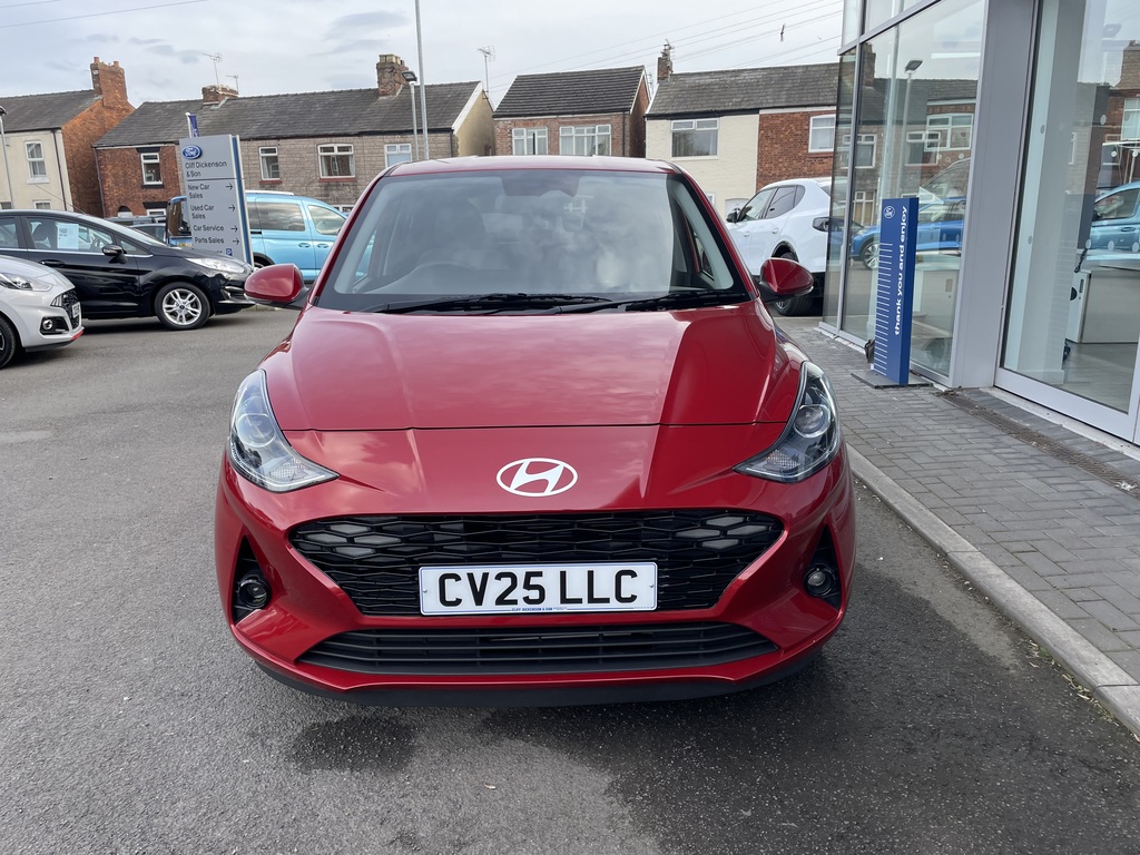 Hyundai I10 1.0 63 Premium Nav CV25LLC Red #2
