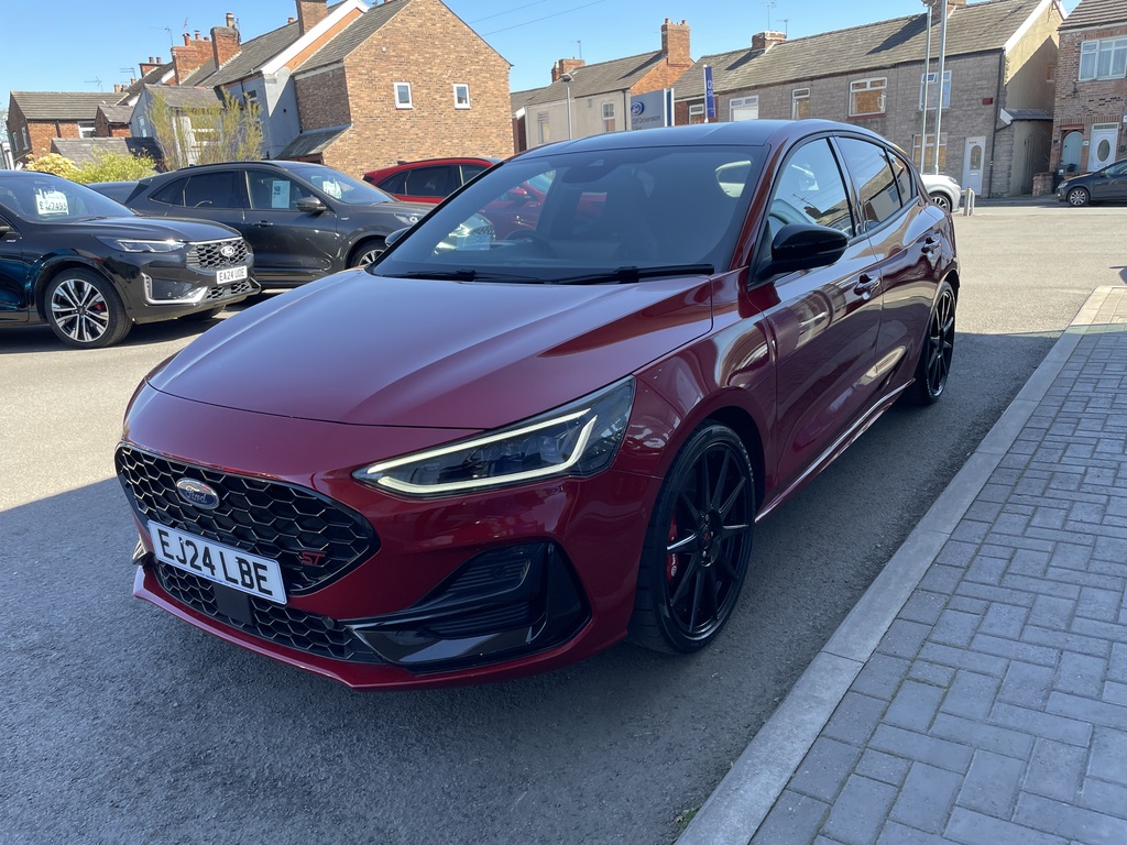 Ford Focus 2.3 Ecoboost St Track Pack Red #3