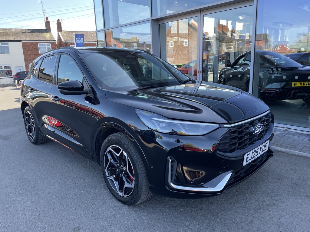 Ford Kuga 2.5 Fhev St-line X 4Wd Cvt Black