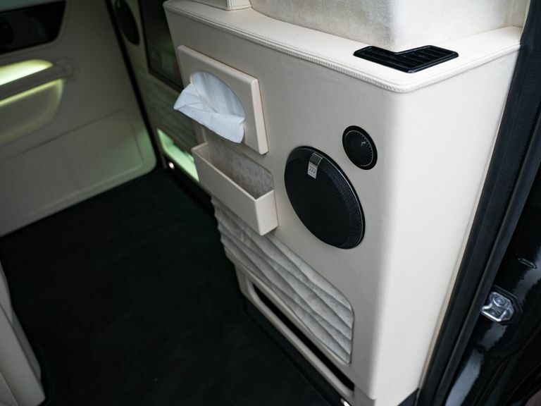 LEVC TX Vista Taxi White #25