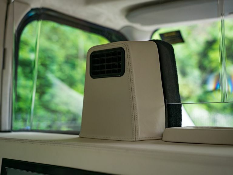 LEVC TX Vista Taxi White #23