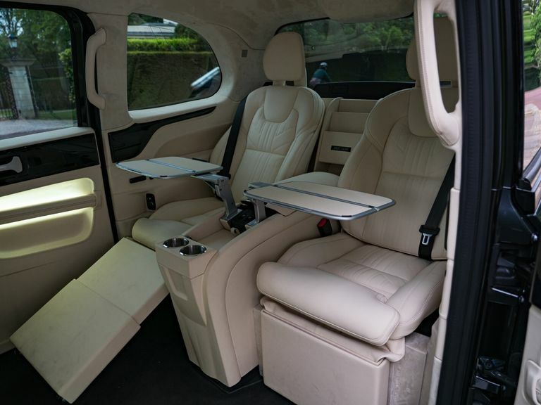 LEVC TX Sutton Vip Taxi Black