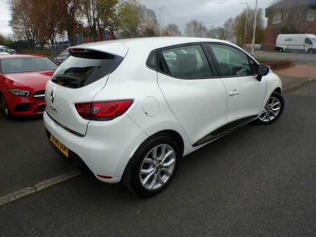 Renault Clio 16V Dynamique Nav Hatchback White #4