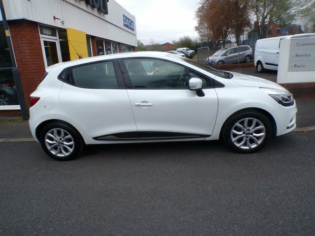 Renault Clio 16V Dynamique Nav Hatchback White #5