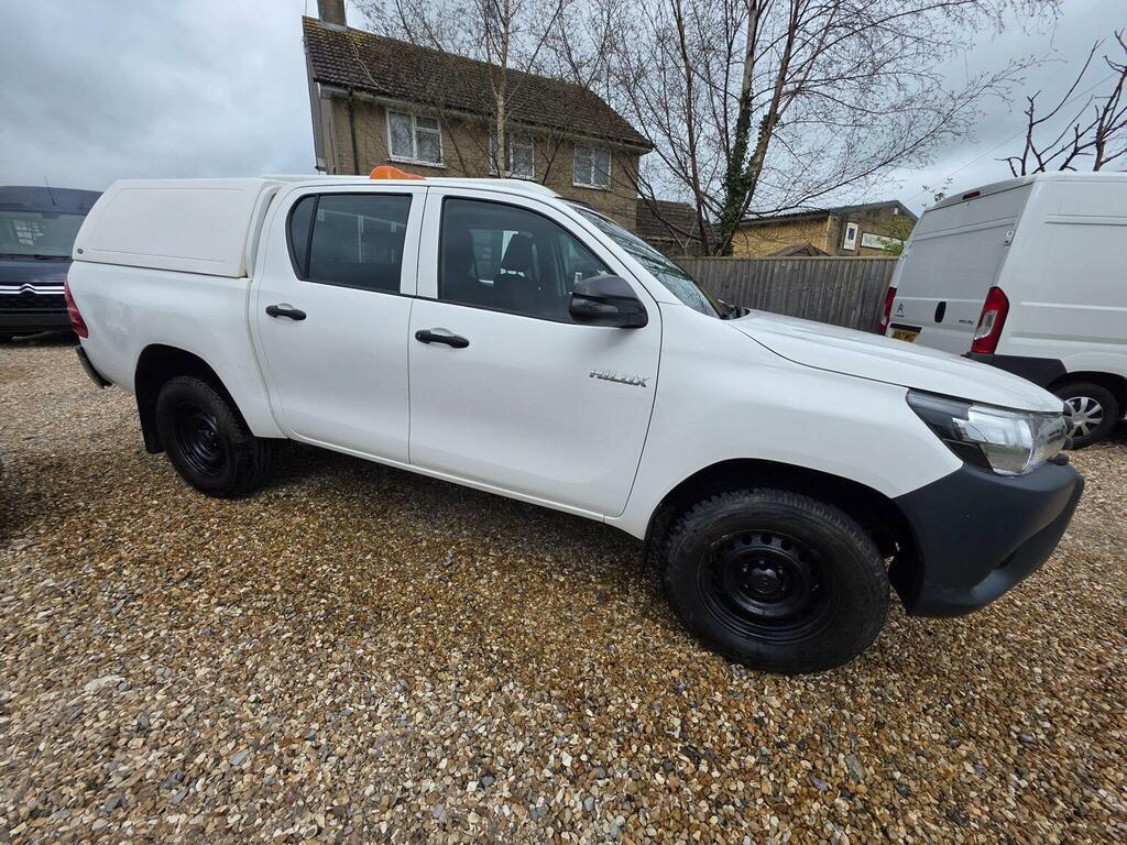 Toyota HILUX Pickup 2.4 D-4d Active 4Wd Euro 6 Ss 2020 White #4