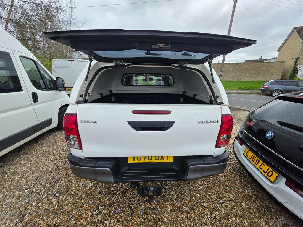 Toyota HILUX Pickup 2.4 D-4d Active 4Wd Euro 6 Ss 2020 White #3