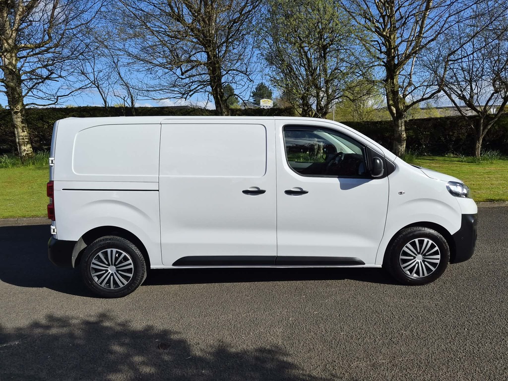 Vauxhall Vivaro 1.5 D Dynamic XGZ5005 White #6