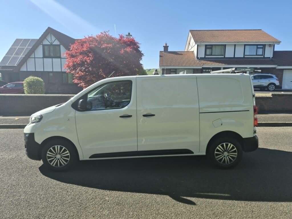 Peugeot Expert Professional 2.0 Bluehdi NU21UYP White #2