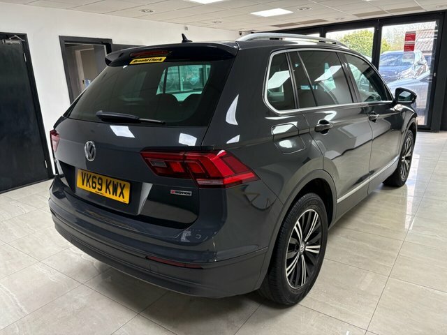 Volkswagen Tiguan 2019 2.0 Tdi Se Navigation Suv Dsg Euro VK69KWX Grey #3