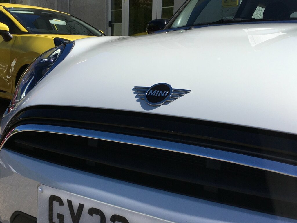 Mini Hatch 1.5 Cooper Classic Hatchback Steptronic GY23AEB White #3