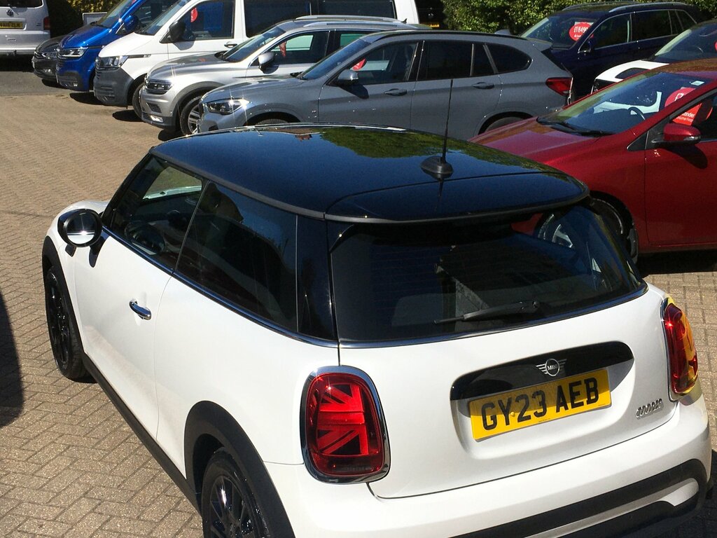Mini Hatch 1.5 Cooper Classic Hatchback Steptronic GY23AEB White #6