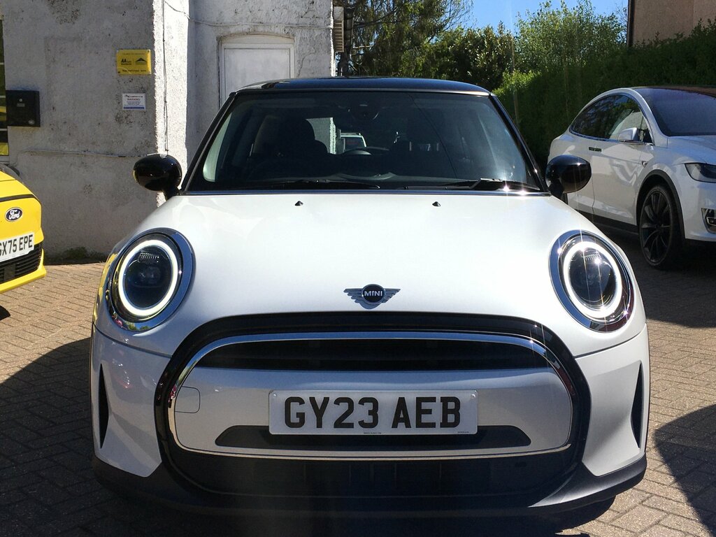Mini Hatch 1.5 Cooper Classic Hatchback Steptronic GY23AEB White #2