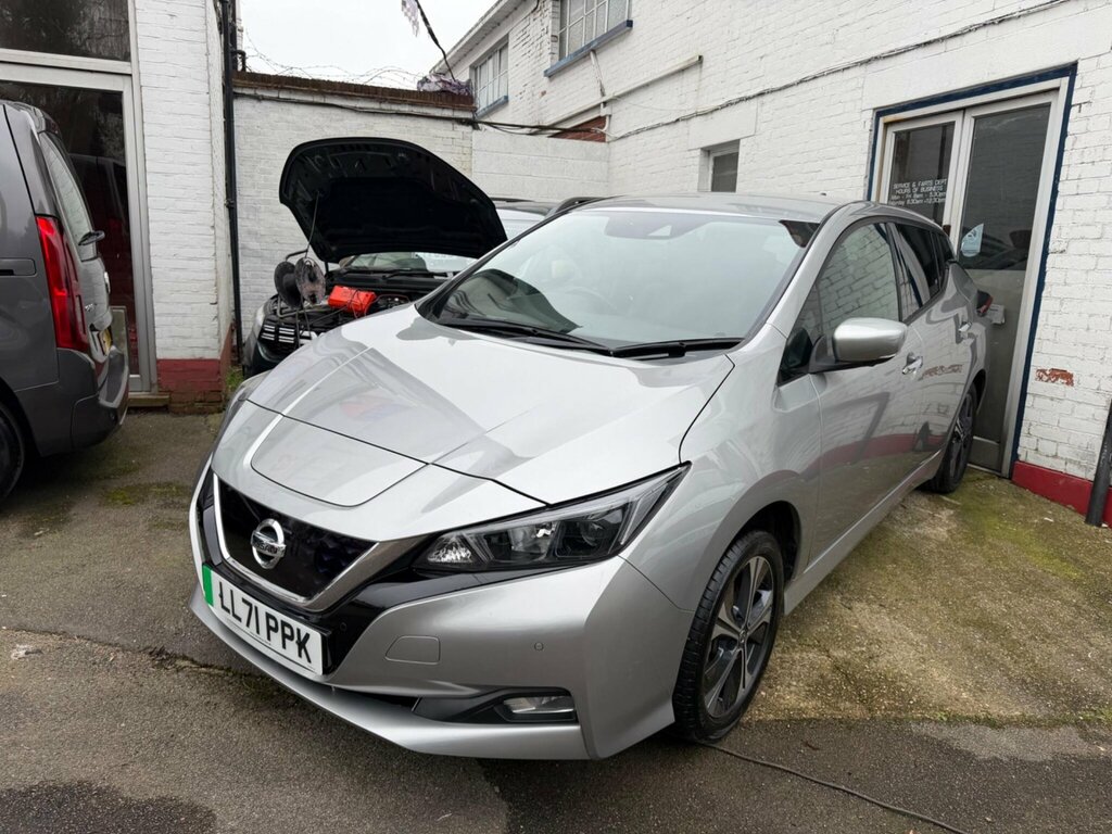 Nissan Leaf 62Kwh E N-connecta Silver