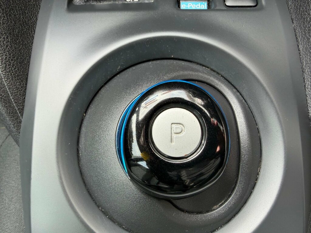 Nissan Leaf 40Kwh Acenta DF71HVJ Red #4