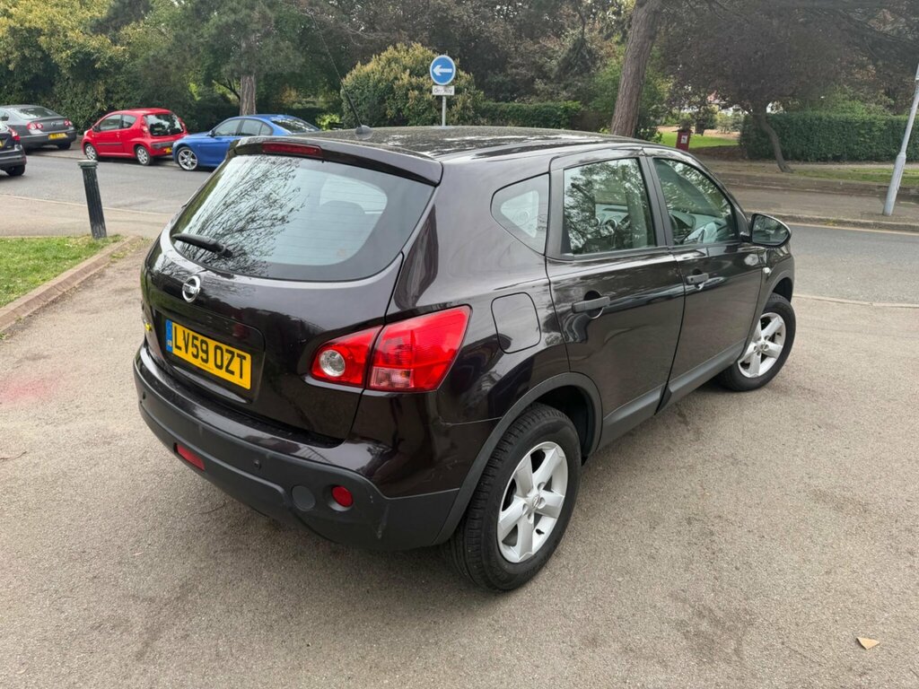 Nissan Qashqai 1.6 Visia 2Wd Black #4