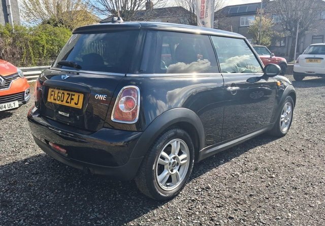 Mini Hatch 1.6 One Hatchback Euro 5 98 Ps FL60ZFJ Black #4