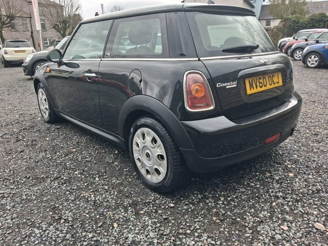 Mini Hatch 1.6 First Hatchback Euro 5 75 P MV60OCJ Black #3