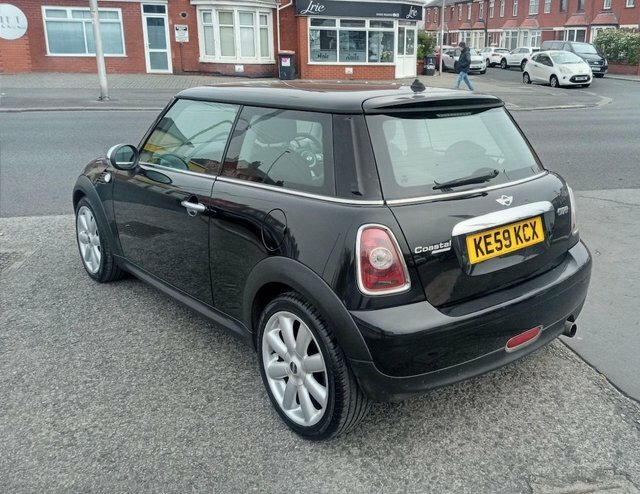 Mini Hatch Cooper 1.6 Cooper 118 Bhp KE59KCX Black #4