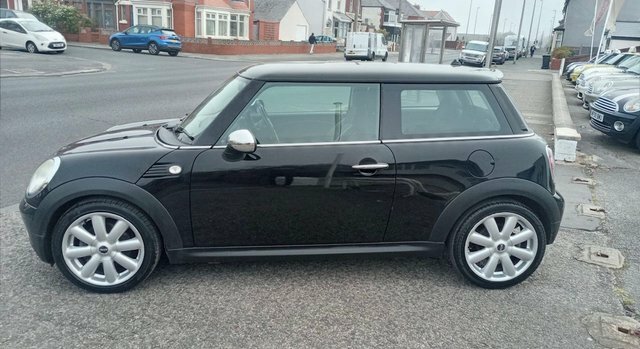 Mini Hatch Cooper 1.6 Cooper 118 Bhp KE59KCX Black #5