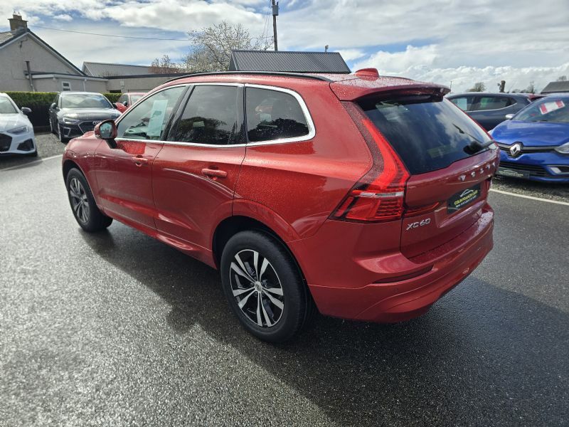 Volvo XC60 Momentum B4 2.0 Mhev Awd NL22JVD Red #3