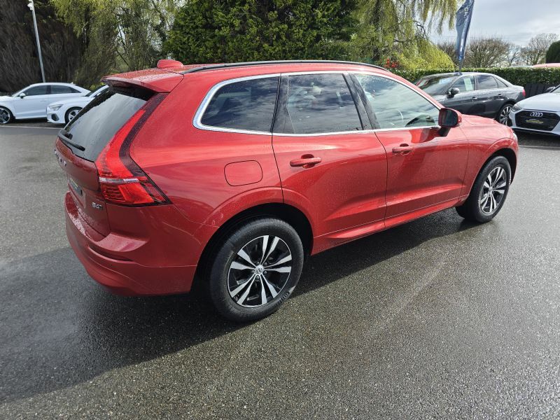 Volvo XC60 Momentum B4 2.0 Mhev Awd NL22JVD Red #5