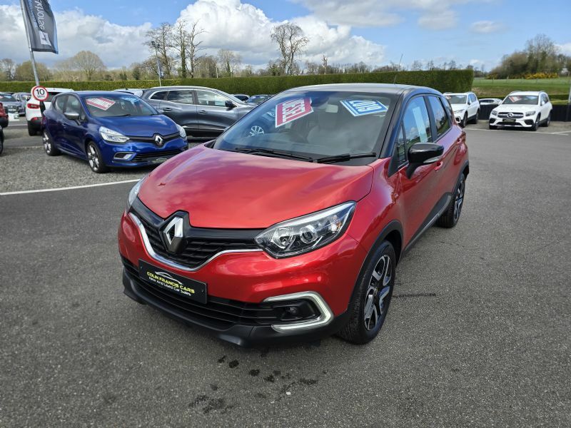 Renault Captur Iconic 1.5Dci Red