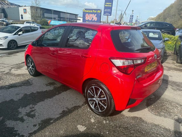 Toyota Yaris 2018 18 1.5 Vvt-i Icon Tech Hatchback M GU18GHJ Red #3