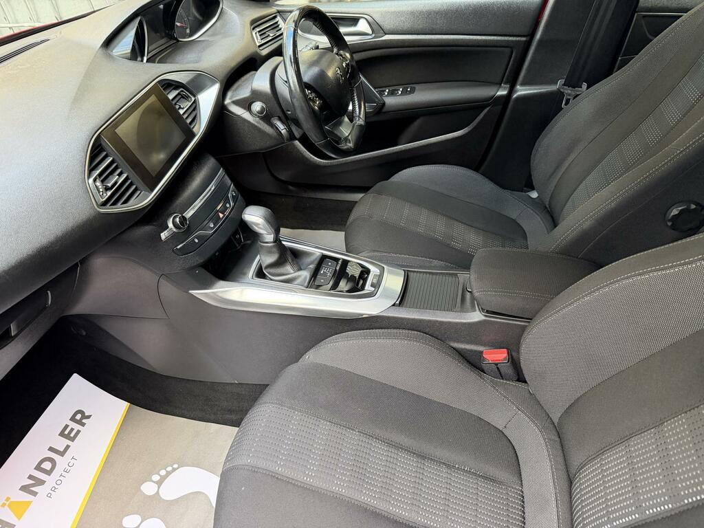 Peugeot 308 1.2 Puretech Allure Hatchback Euro Red #2