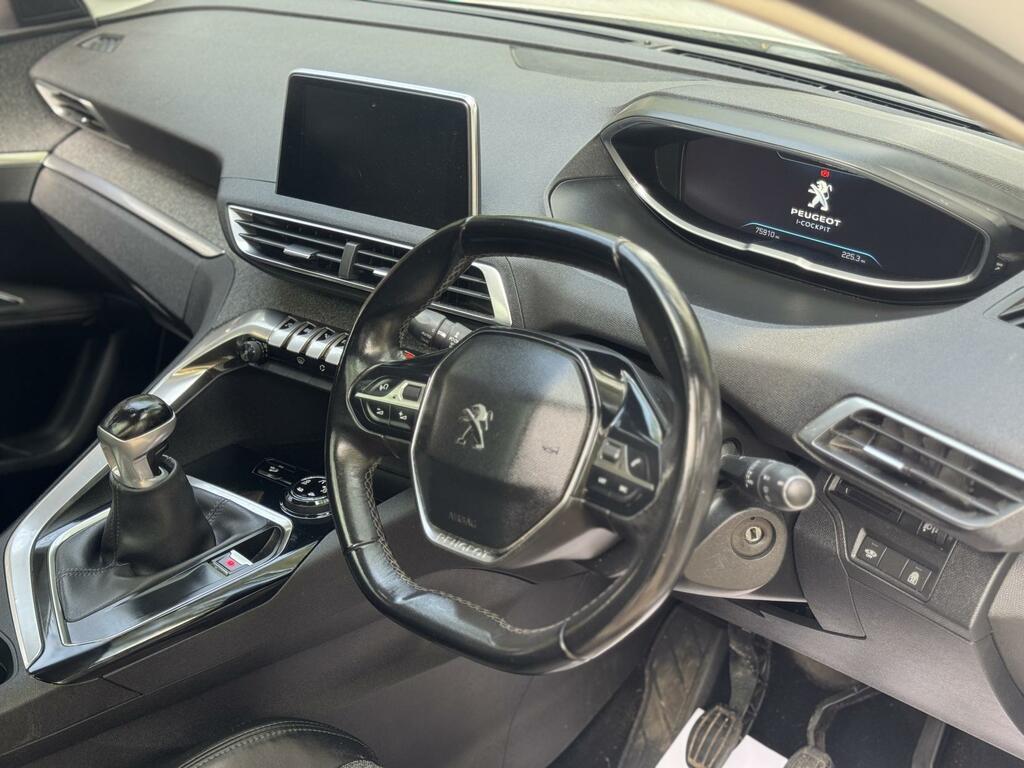Peugeot 3008 1.2 Puretech Allure Suv Euro 6 LF17HUH White #2