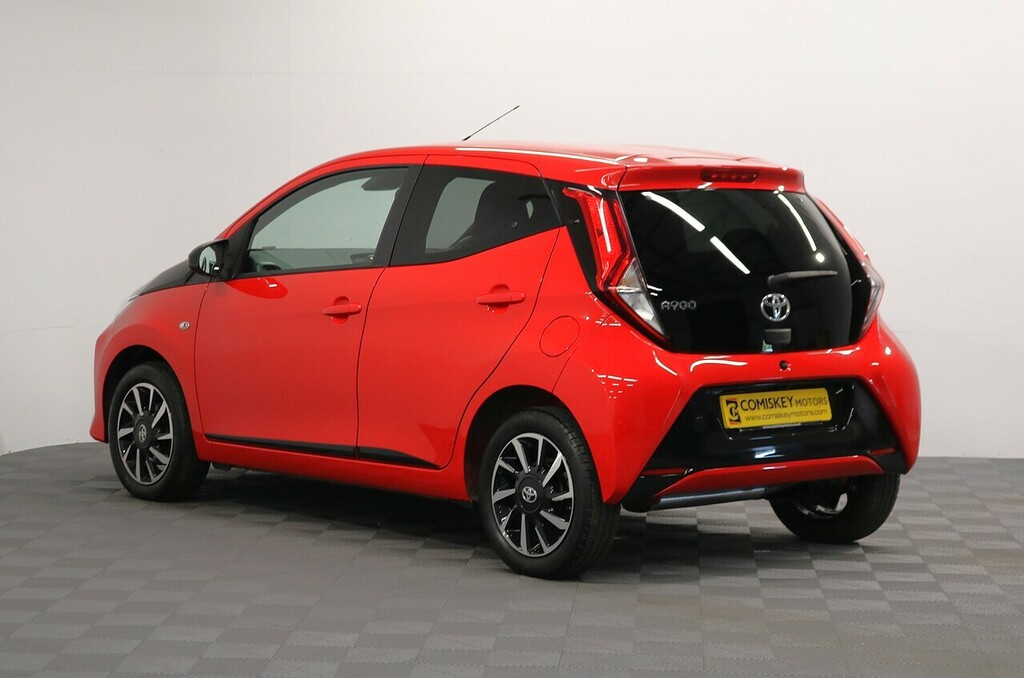 Toyota Aygo Vvt-i X-trend Red #4