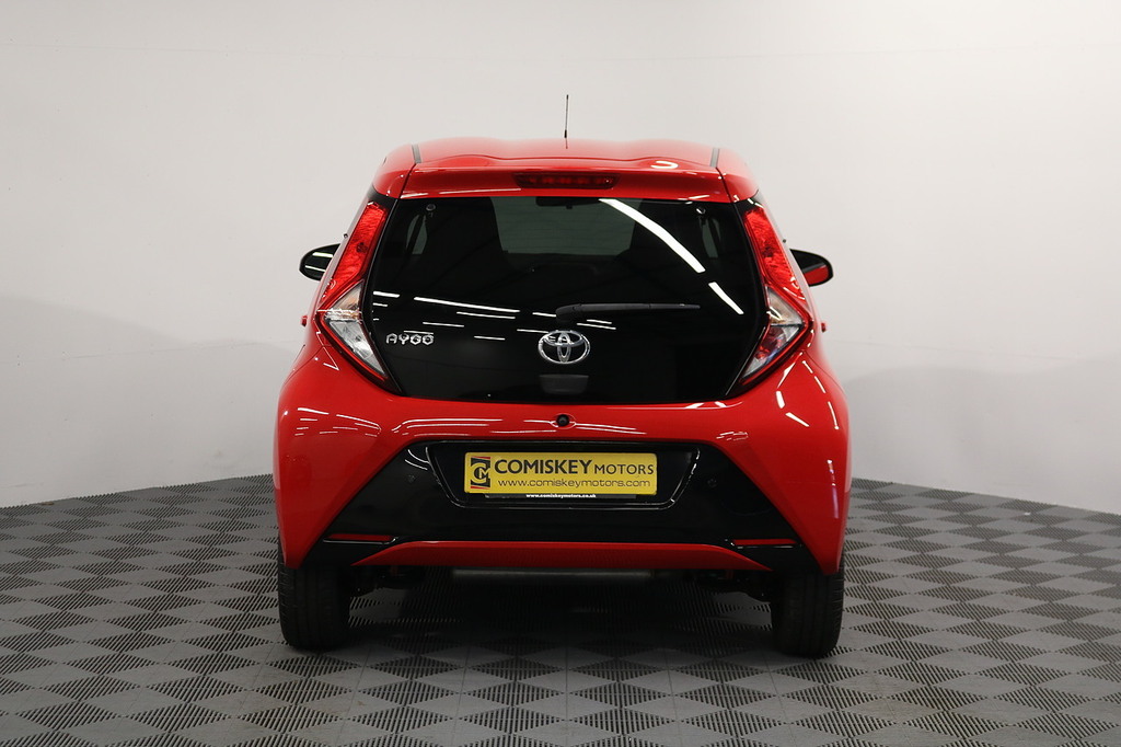 Toyota Aygo Vvt-i X-trend Red #5