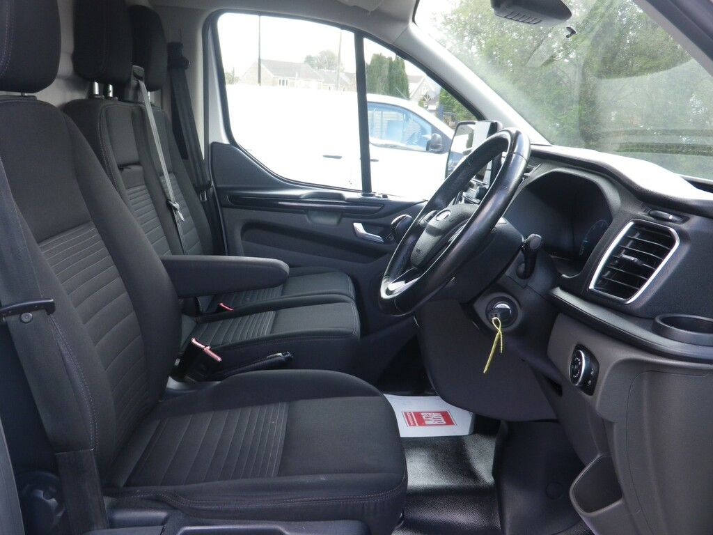 Ford Transit Custom Panel Van L2 2.0 300 Ecoblue Limited 202070 YM70KLP White #5