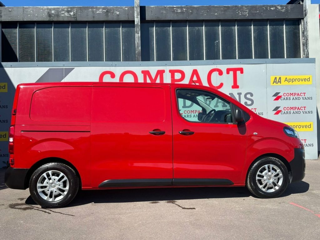 Vauxhall Vivaro 1.5L Dynamic 6Dr VGZ3493 Red #4