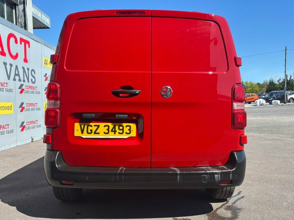 Vauxhall Vivaro 1.5L Dynamic 6Dr VGZ3493 Red #6