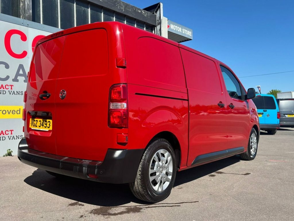 Vauxhall Vivaro 1.5L Dynamic 6Dr VGZ3493 Red #5