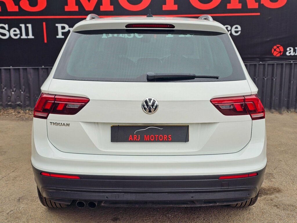 Volkswagen Tiguan 1.4 Tsi Se Navigation Euro 6 Ss PE68THN White #6