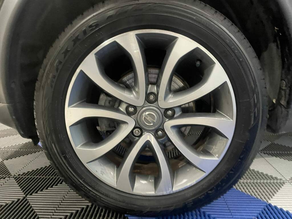 Nissan Juke Hatchback 1.6 Tekna Black #3