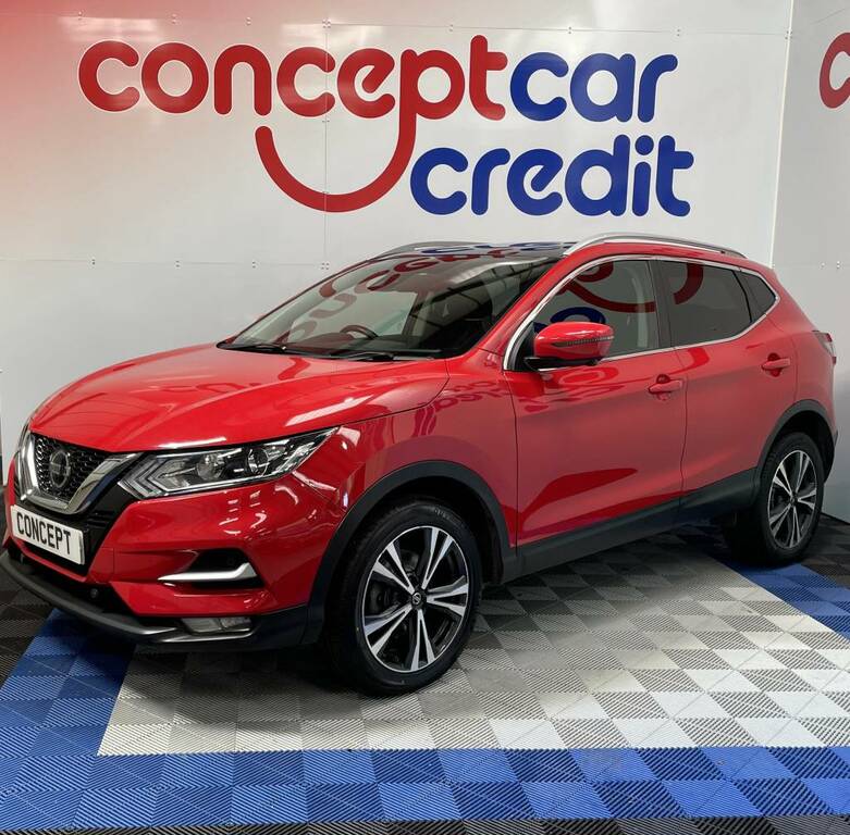 Nissan Qashqai Hatchback Red #3
