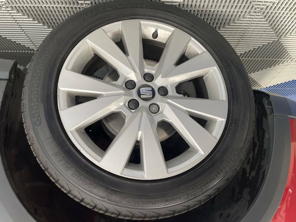Seat Arona Hatchback Red #5