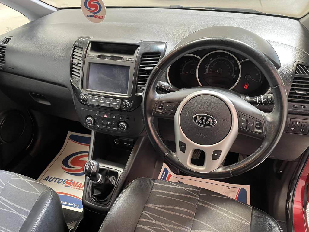 Kia Venga Hatchback 1.6 Crdi Isg 3  Red #3