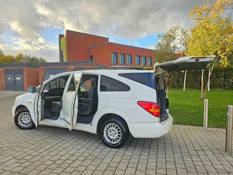 SsangYong Rodius 2.0 E-xdi Es T-tronic Euro 5 Grey #1