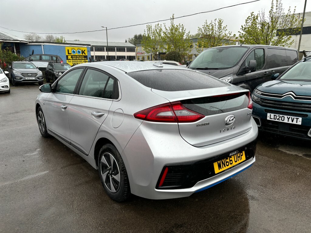 Hyundai Ioniq Premium Se Silver #4