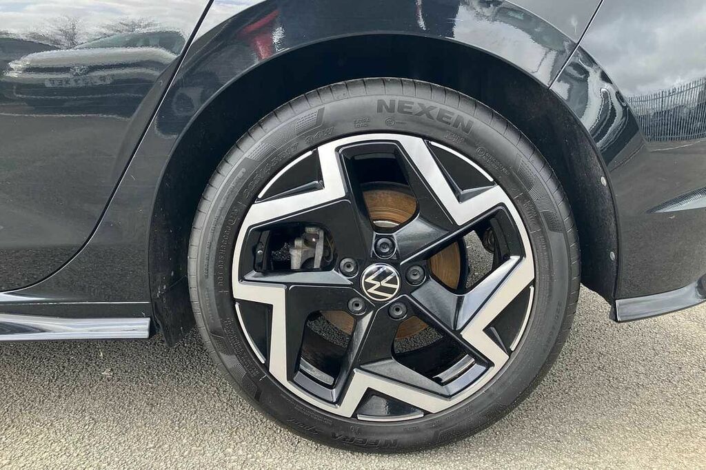 Volkswagen Golf 1.5 Tsi 150 R-line GF25YKR Black #5