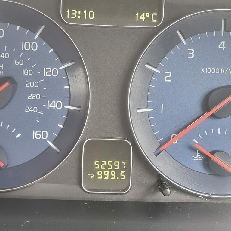Volvo C30 R-design 2.0-145Bhp 5Speed Sp  #4