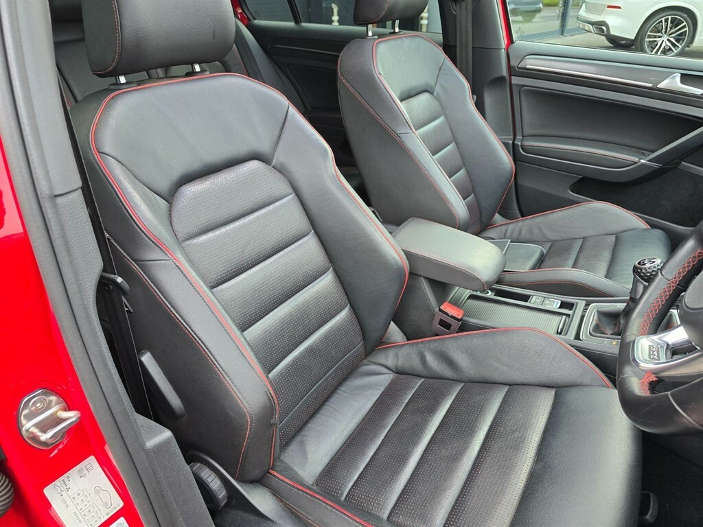 Volkswagen Golf 2.0 Tsi Gti Euro 6 Ss DE67FTP Red #5